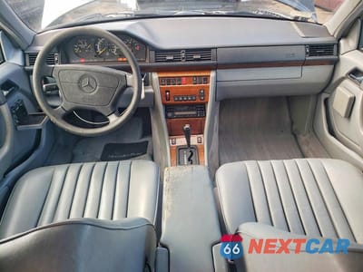 Zdjęcie 8 z 12 samochodu: 1994 MERCEDES-BENZ E 320 VIN:WDBEA92E4RF285312 - miniatura
