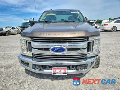 Piąte zdjęcie samochodu w środku: 2017 FORD F250 SUPER DUTY VIN:1FT7W2A66HEE83469 - miniatura