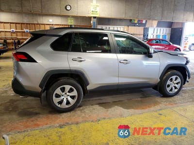 Trzecie zdjęcie samochodu z tyłu: 2020 TOYOTA RAV4 LE VIN:2T3G1RFV7LW104620 - miniatura