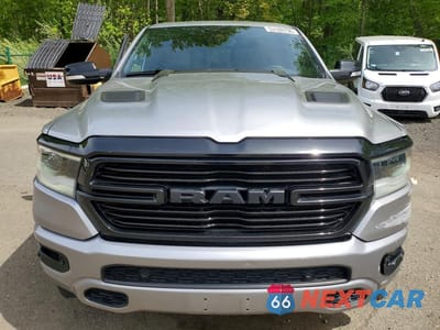 Piąte zdjęcie samochodu w środku: 2022 RAM 1500 LARAMIE VIN:1C6SRFJT5NN267355 - miniatura