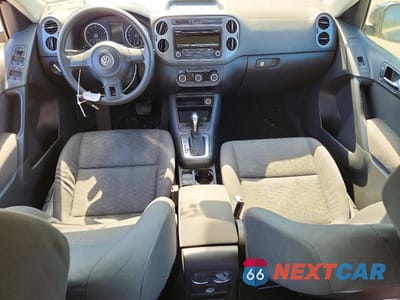 Zdjęcie 8 z 13 samochodu: 2012 VOLKSWAGEN TIGUAN S VIN:WVGBV7AX8CW506459 - miniatura