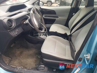 Zdjęcie 7 z 12 samochodu: 2013 TOYOTA PRIUS C ONE VIN:JTDKDTB39D1042575 - miniatura