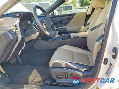 Zdjęcie 7 z 12 samochodu: 2019 LEXUS ES 350 VIN:58ABZ1B13KU033729 - miniatura