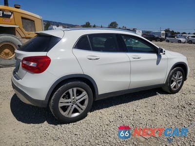 Trzecie zdjęcie samochodu z tyłu: 2018 MERCEDES-BENZ GLA 250 VIN:WDCTG4EB7JJ432990 - miniatura