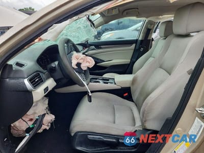 Zdjęcie 7 z 13 samochodu: 2018 HONDA ACCORD LX VIN:1HGCV1F11JA162401 - miniatura