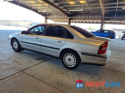 Drugie zdjęcie samochodu z przodu: 2000 VOLVO S80 VIN:YV1TS94D9Y1143117 - miniatura