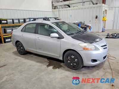 Czwarte zdjęcie samochodu z boku: 2008 TOYOTA YARIS BASE VIN:JTDBT923681245385 - miniatura