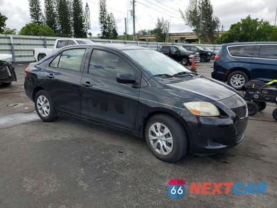 Czwarte zdjęcie samochodu z boku: 2012 TOYOTA YARIS FLEET VIN:JTDBT4K35CL018446 - miniatura