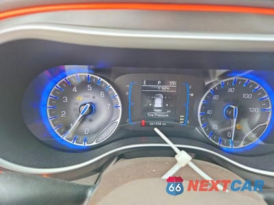 Zdjęcie 9 z 14 samochodu: 2017 CHRYSLER PACIFICA TOURING VIN:2C4RC1DG1HR516431 - miniatura