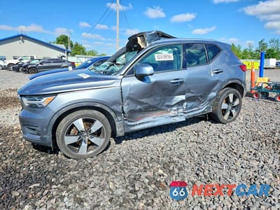 2019 VOLVO XC40 T5 MOMENTUM YV4162UK4K2048275 - główne zdjęcie licytacji z USA - miniatura