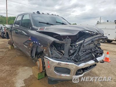 Czwarte zdjęcie samochodu z boku: 2022 RAM 2500 LARAMIE VIN:3C6UR5FL3NG327900 - miniatura