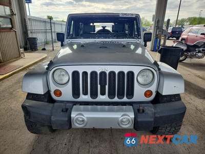 Piąte zdjęcie samochodu w środku: 2008 JEEP WRANGLER UNLIMITED SAHARA VIN:1J4GA59168L628783 - miniatura