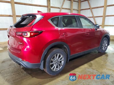 Trzecie zdjęcie samochodu z tyłu: 2022 MAZDA CX-5 PREFERRED VIN:JM3KFBCM9N1551988 - miniatura