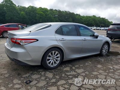 Trzecie zdjęcie samochodu z tyłu: 2018 TOYOTA CAMRY LE VIN:4T1B11HK8JU016809 - miniatura