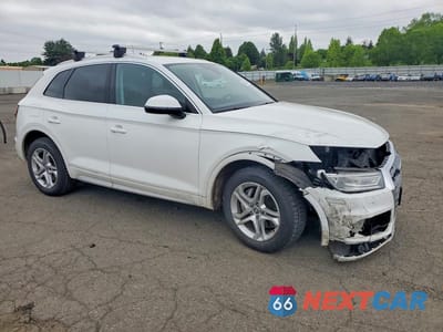 Czwarte zdjęcie samochodu z boku: 2019 AUDI Q5 PREMIUM VIN:WA1ANAFY4K2132110 - miniatura
