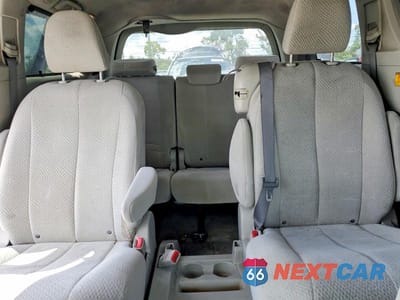 Zdjęcie 10 z 13 samochodu: 2011 TOYOTA SIENNA LE VIN:5TDKK3DC8BS133663 - miniatura