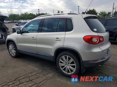 Drugie zdjęcie samochodu z przodu: 2010 VOLKSWAGEN TIGUAN SE VIN:WVGBV7AXXAW525902 - miniatura