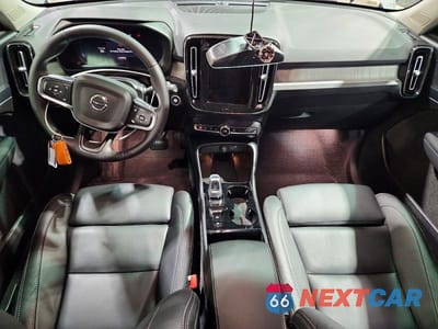 Zdjęcie 8 z 14 samochodu: 2026 VOLVO XC40 PLUS VIN:YV4L12UC6T2746341 - miniatura