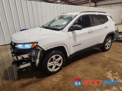 2023 JEEP COMPASS LATITUDE 3C4NJDBNXPT561435 - główne zdjęcie licytacji z USA - miniatura