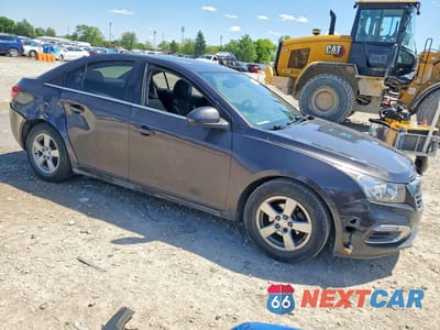 Czwarte zdjęcie samochodu z boku: 2015 CHEVROLET CRUZE LT VIN:1G1PC5SB0F7221785 - miniatura