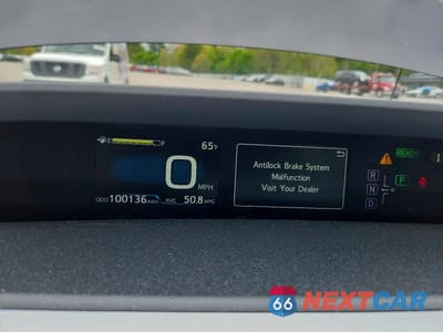 Zdjęcie 9 z 12 samochodu: 2017 TOYOTA PRIUS TWO VIN:JTDKBRFU6H3028378 - miniatura