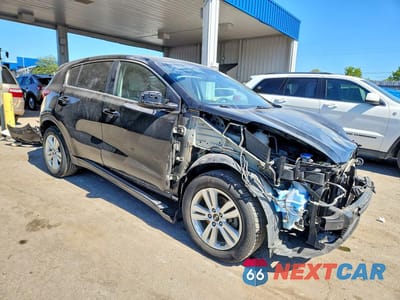 Czwarte zdjęcie samochodu z boku: 2018 KIA SPORTAGE LX VIN:KNDPM3AC8J7338221 - miniatura