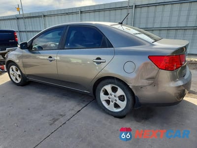 Drugie zdjęcie samochodu z przodu: 2010 KIA FORTE EX VIN:KNAFU4A24A5309171 - miniatura