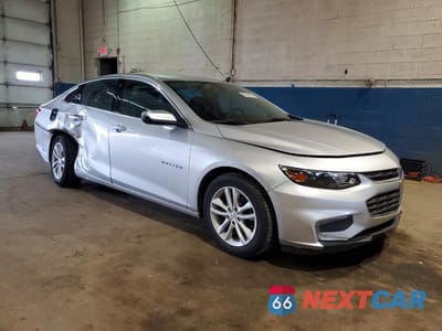 Czwarte zdjęcie samochodu z boku: 2017 CHEVROLET MALIBU LT VIN:1G1ZE5ST4HF169615 - miniatura
