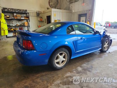 Trzecie zdjęcie samochodu z tyłu: 2000 FORD MUSTANG VIN:1FAFP4046YF162102 - miniatura