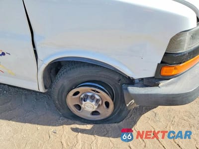 Zdjęcie 9 z 10 samochodu: 2018 CHEVROLET EXPRESS G3500 LS VIN:1GAZGNFP9J1336299 - miniatura