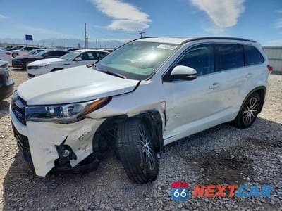 2017 TOYOTA HIGHLANDER SE 5TDJZRFH2HS399241 - główne zdjęcie licytacji z USA - miniatura