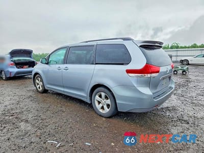 Drugie zdjęcie samochodu z przodu: 2011 TOYOTA SIENNA LE VIN:5TDKK3DC9BS046614 - miniatura