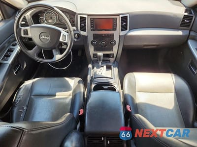 Zdjęcie 8 z 12 samochodu: 2010 JEEP GRAND CHEROKEE LAREDO VIN:1J4PR4GK8AC107634 - miniatura