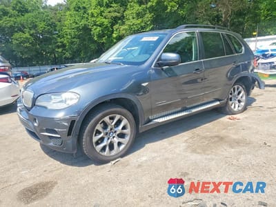 2013 BMW X5 XDRIVE35I 5UXZV4C54D0E03039 - główne zdjęcie licytacji z USA - miniatura