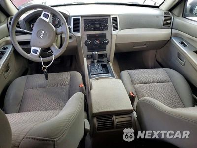 Zdjęcie 8 z 13 samochodu: 2008 JEEP GRAND CHEROKEE LAREDO VIN:1J8GS48K18C130314 - miniatura