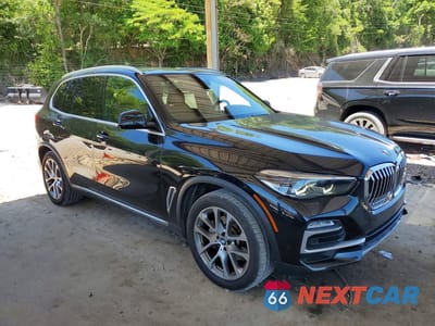 Czwarte zdjęcie samochodu z boku: 2021 BMW X5 SDRIVE 40I VIN:5UXCR4C07M9D78888 - miniatura