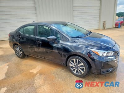 Czwarte zdjęcie samochodu z boku: 2023 NISSAN VERSA SV VIN:3N1CN8EV3PL823457 - miniatura