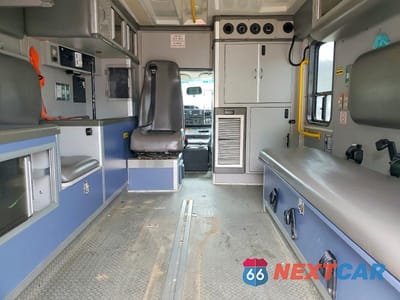 Zdjęcie 10 z 13 samochodu: 2018 FORD ECONOLINE E350 SUPER DUTY CUTAWAY VAN VIN:1FDWE3FS6JDC19461 - miniatura