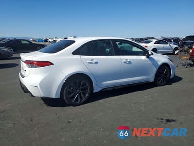 Trzecie zdjęcie samochodu z tyłu: 2025 TOYOTA COROLLA SE VIN:5YFS4MCE9SP232570 - miniatura