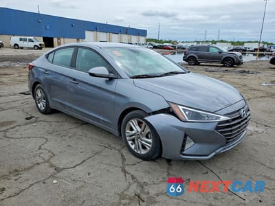 Czwarte zdjęcie samochodu z boku: 2019 HYUNDAI ELANTRA SEL VIN:KMHD84LF1KU812903 - miniatura