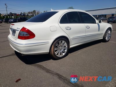 Trzecie zdjęcie samochodu z tyłu: 2007 MERCEDES-BENZ E 350 4MATIC VIN:WDBUF87X77B127200 - miniatura