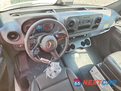 Zdjęcie 8 z 13 samochodu: 2025 MERCEDES-BENZ SPRINTER 2500 VIN:W1Y4NCVY4ST204557 - miniatura