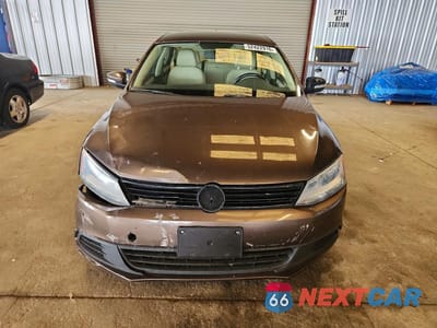 Piąte zdjęcie samochodu w środku: 2011 VOLKSWAGEN JETTA SE VIN:3VWDZ7AJ3BM349142 - miniatura