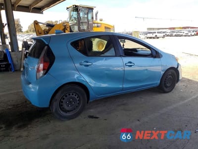 Trzecie zdjęcie samochodu z tyłu: 2015 TOYOTA PRIUS C ONE VIN:JTDKDTB33F1091600 - miniatura