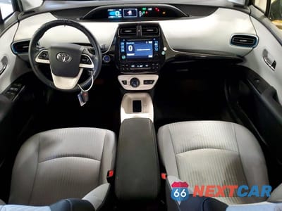 Zdjęcie 8 z 13 samochodu: 2016 TOYOTA PRIUS THREE VIN:JTDKARFU7G3024079 - miniatura