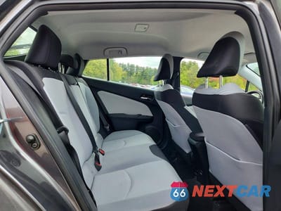 Zdjęcie 10 z 12 samochodu: 2017 TOYOTA PRIUS TWO VIN:JTDKBRFU6H3028378 - miniatura