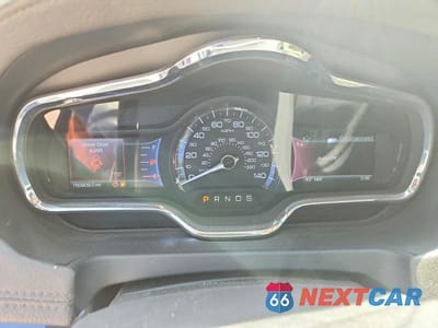 Zdjęcie 9 z 13 samochodu: 2014 LINCOLN MKT VIN:2LMHJ5AT1EBL58073 - miniatura