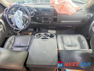 Zdjęcie 8 z 13 samochodu: 2011 CHEVROLET SILVERADO K3500 LT VIN:1GC5K0C84BZ356984 - miniatura