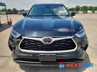Piąte zdjęcie samochodu w środku: 2021 TOYOTA HIGHLANDER XLE VIN:5TDGZRBHXMS120399 - miniatura