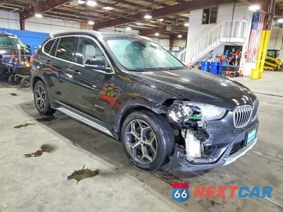 Czwarte zdjęcie samochodu z boku: 2017 BMW X1 SDRIVE28I VIN:WBXHU7C31H5H36844 - miniatura